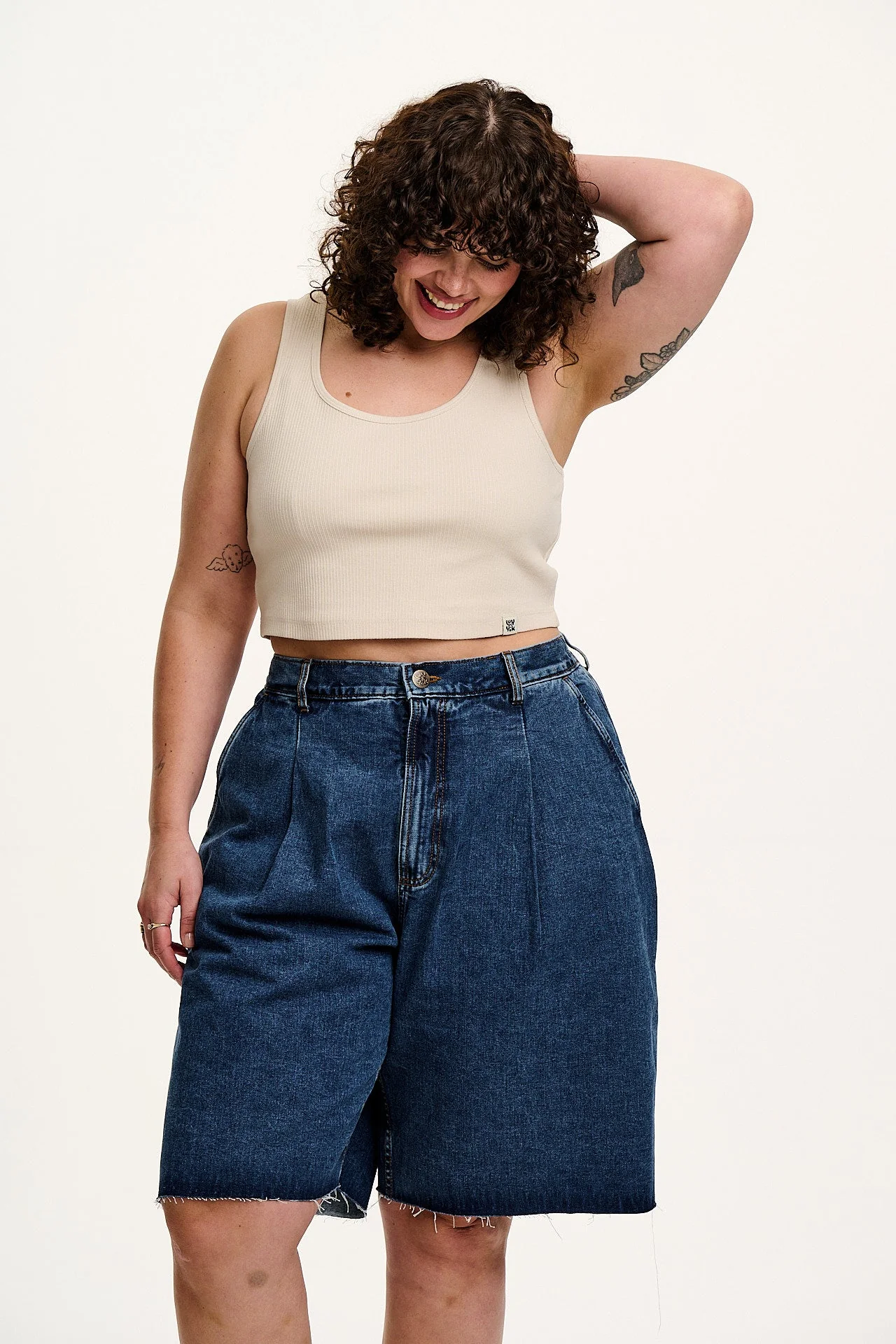 Cole - Denim Shorts in Mid Wash Blue - Image 2