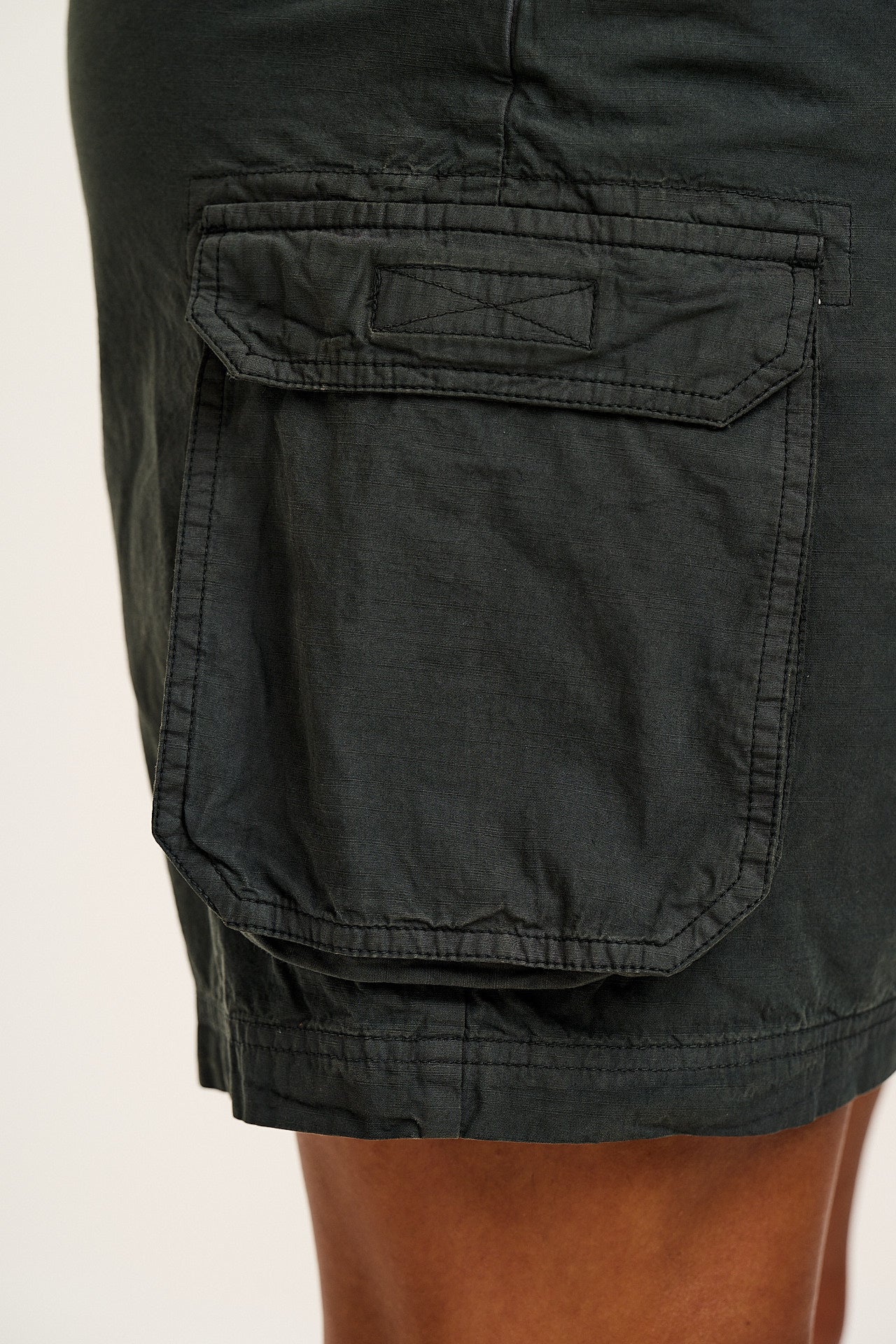 Colorado - Cotton Cargo Dungaree Shorts in Midnight Black - Image 7