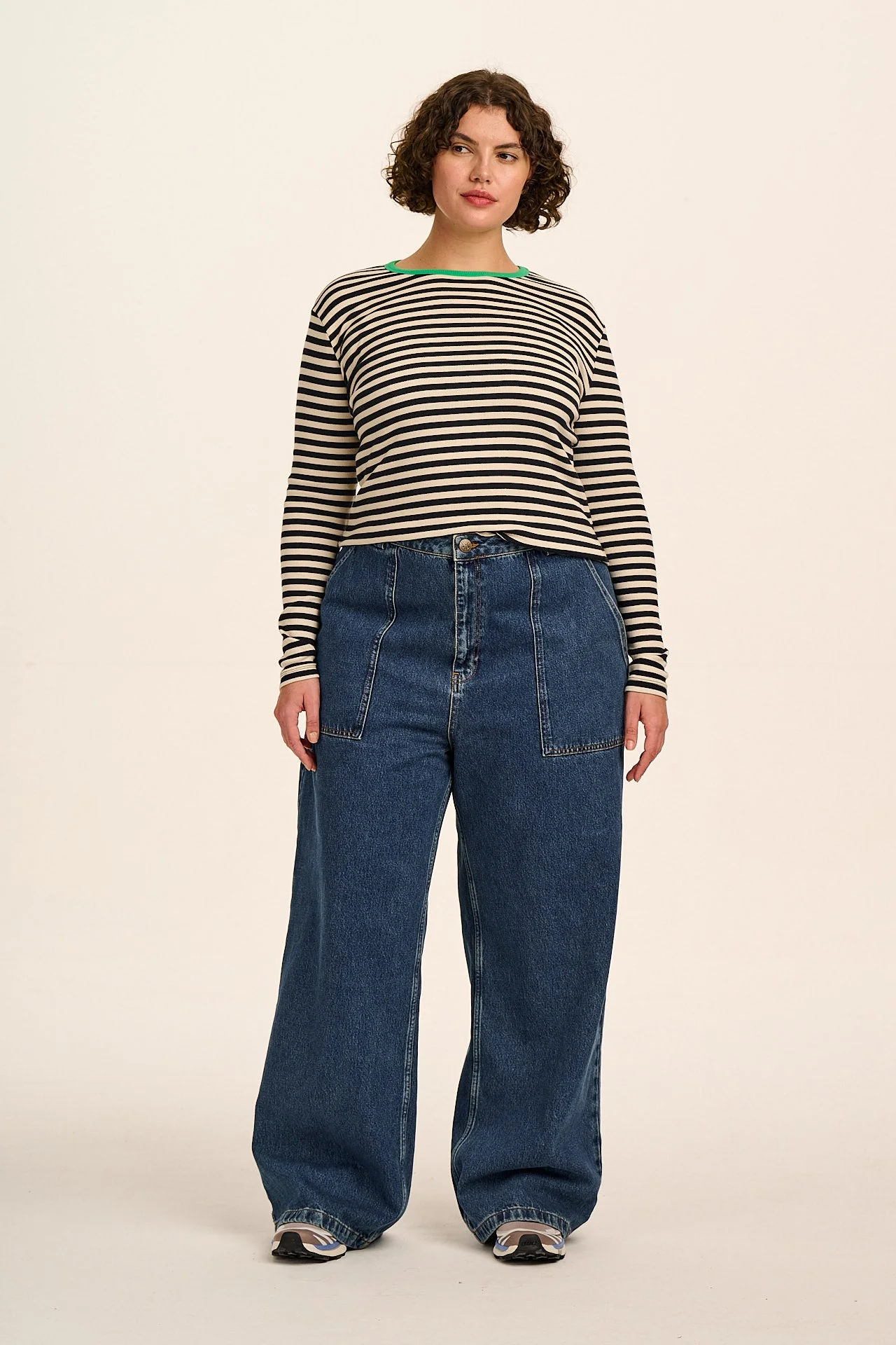 Delores - Wide Leg Denim Jeans in Mid Wash Blue - Image 6