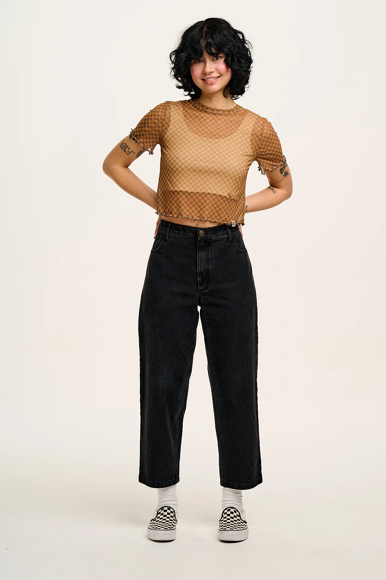 Drew - Cropped Straight Leg Denim Jeans in Washed Black - Image 5