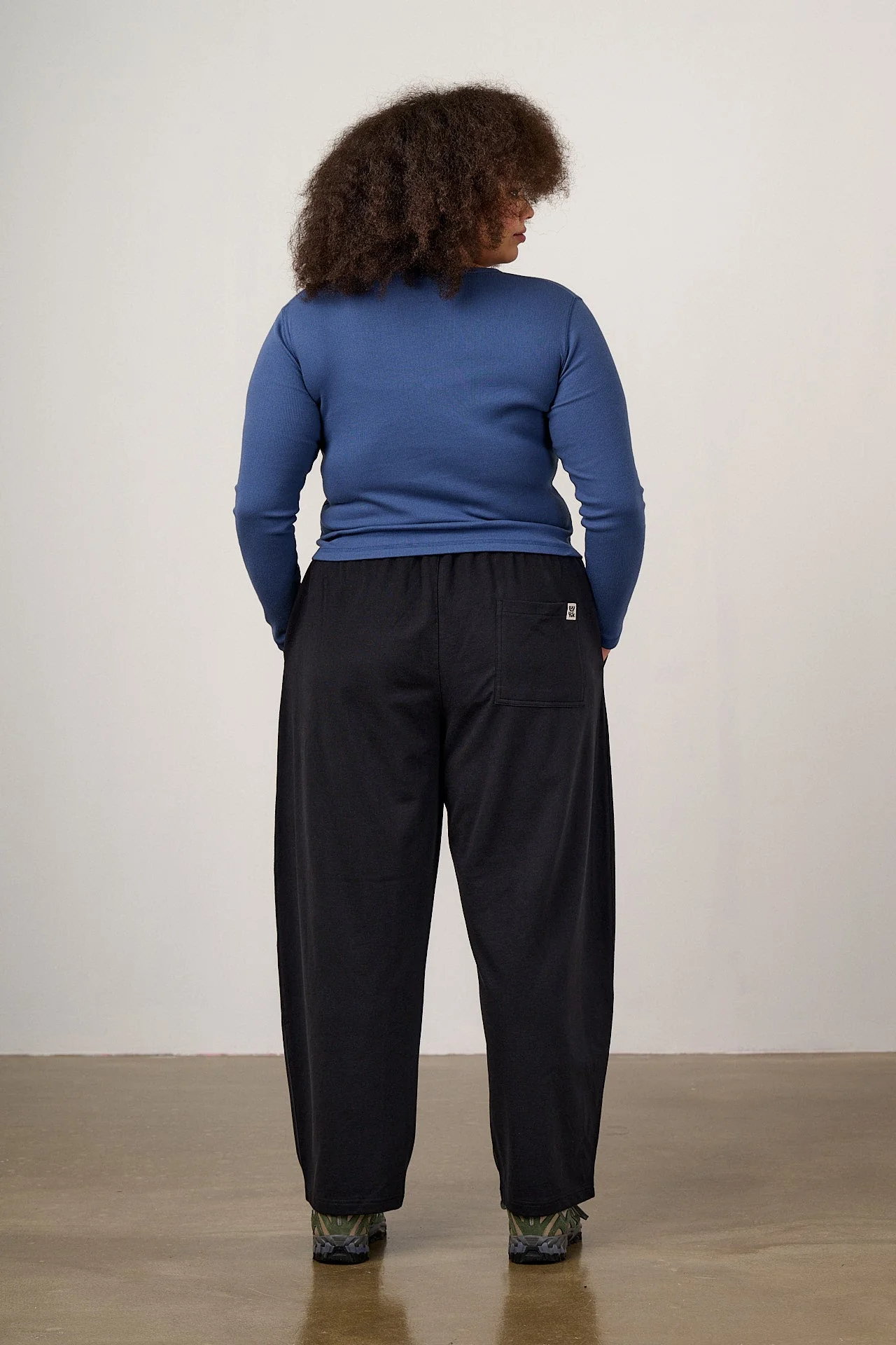 Freddie - Barrel Leg Cotton Jersey Trouser in Black - Image 5