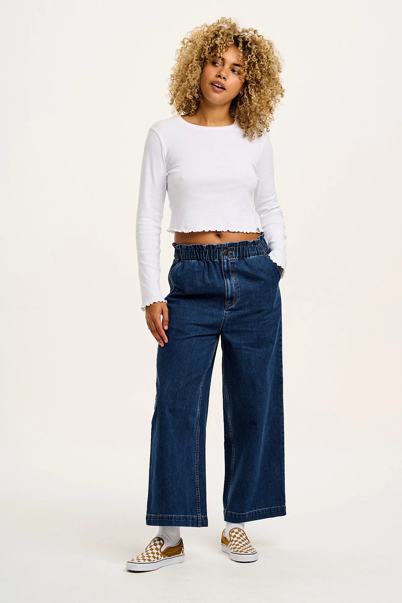 Hansel - Long Sleeve Cotton Crop Top in White - Image 3