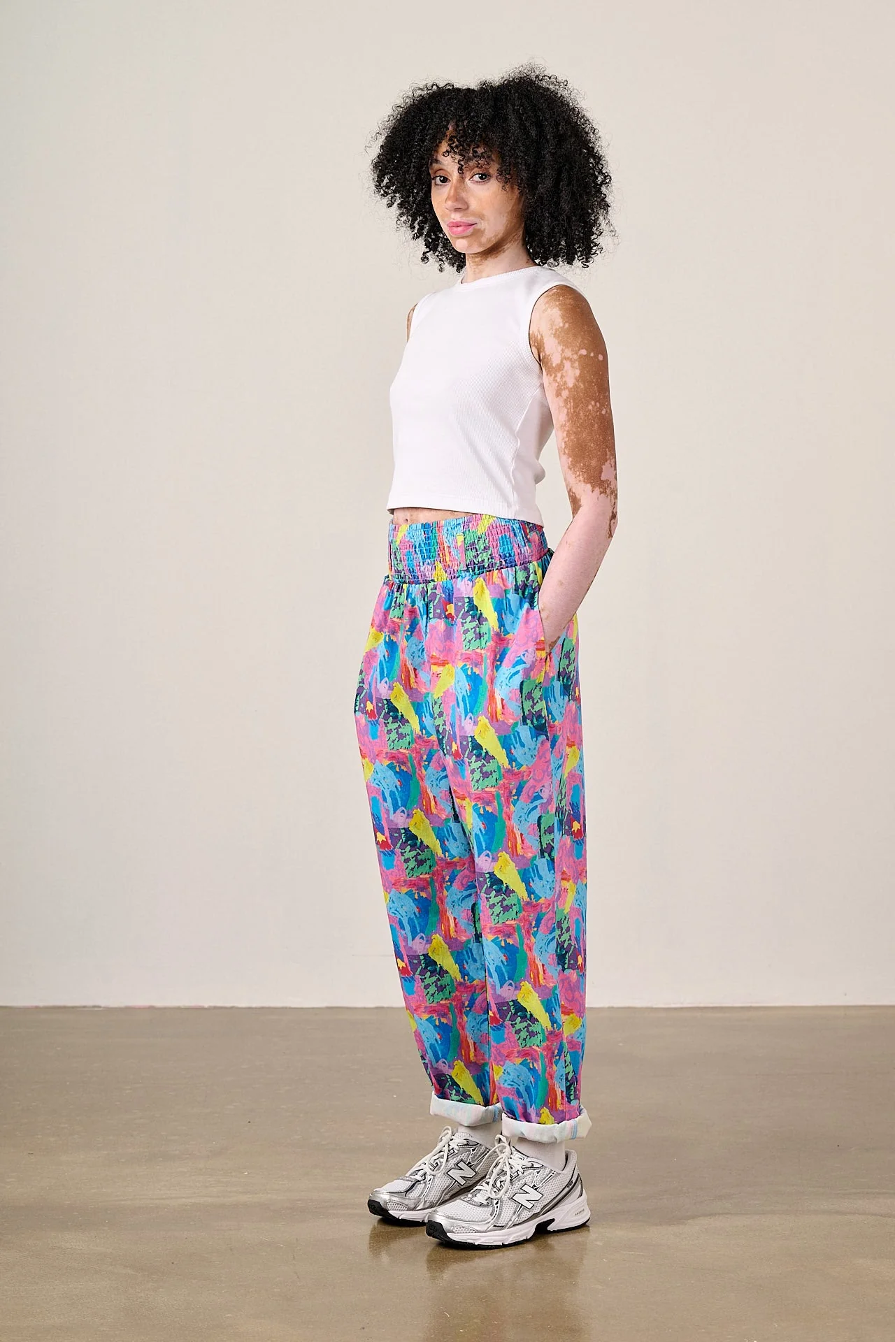 L.E Alexa - Cotton Trousers in Arthouse & Yak - Image 4