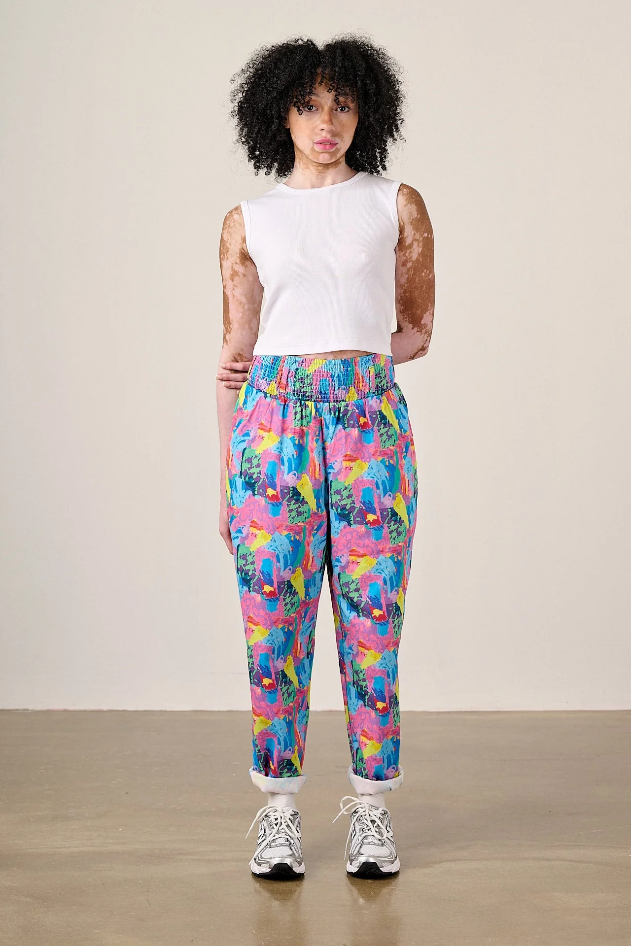 L.E Alexa - Cotton Trousers in Arthouse & Yak - Image 7
