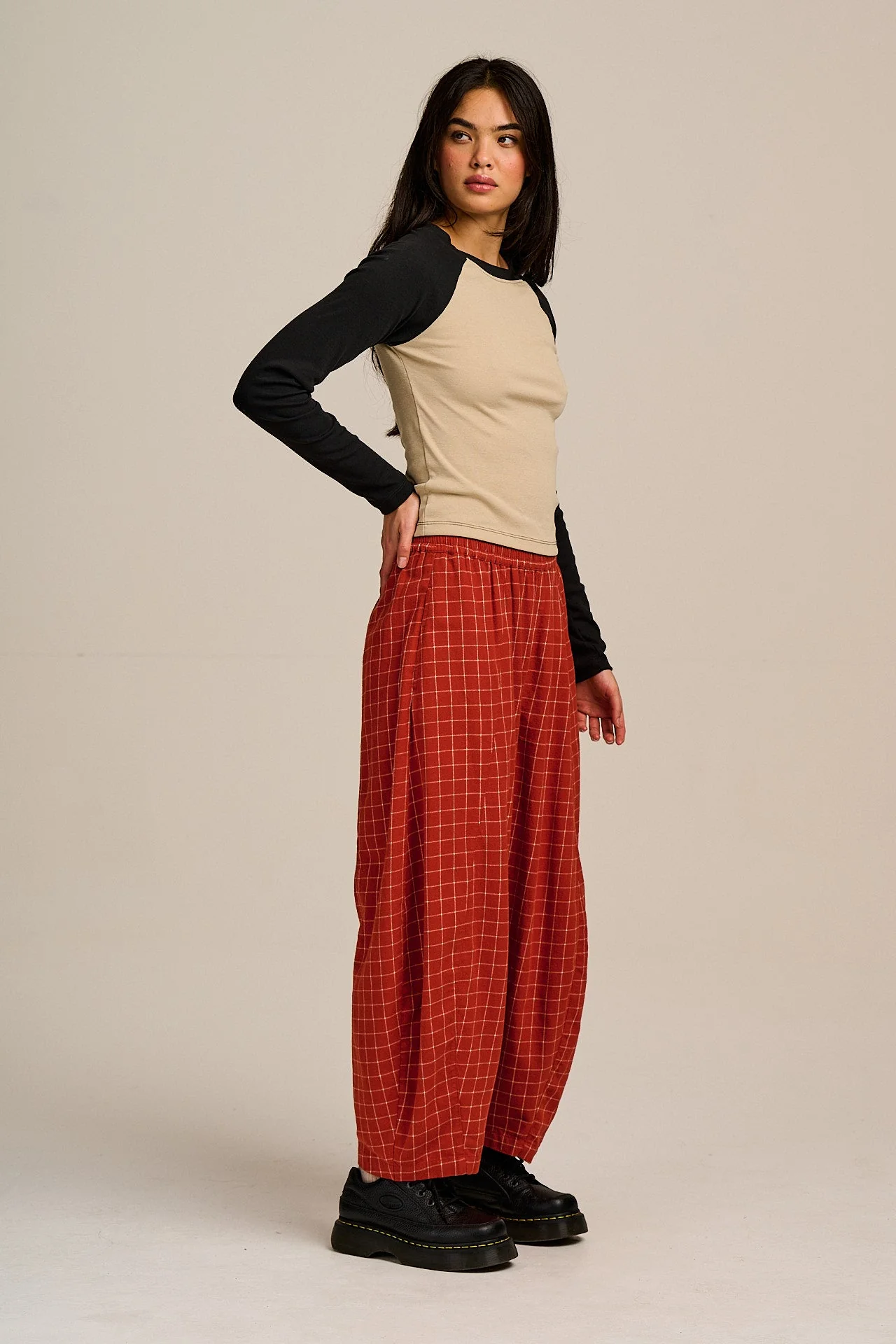 Obregon - Barrel Leg Brushed Cotton Trousers in Rust Check - Image 7