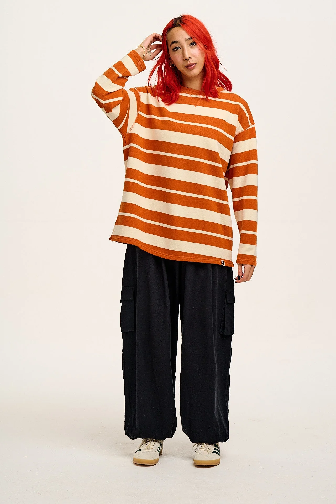 Rumi - Balloon Leg Cotton & Linen Trousers in Black - Image 13