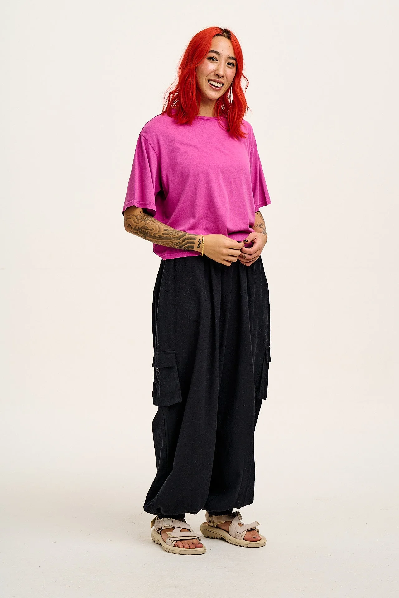 Rumi - Balloon Leg Cotton & Linen Trousers in Black - Image 14