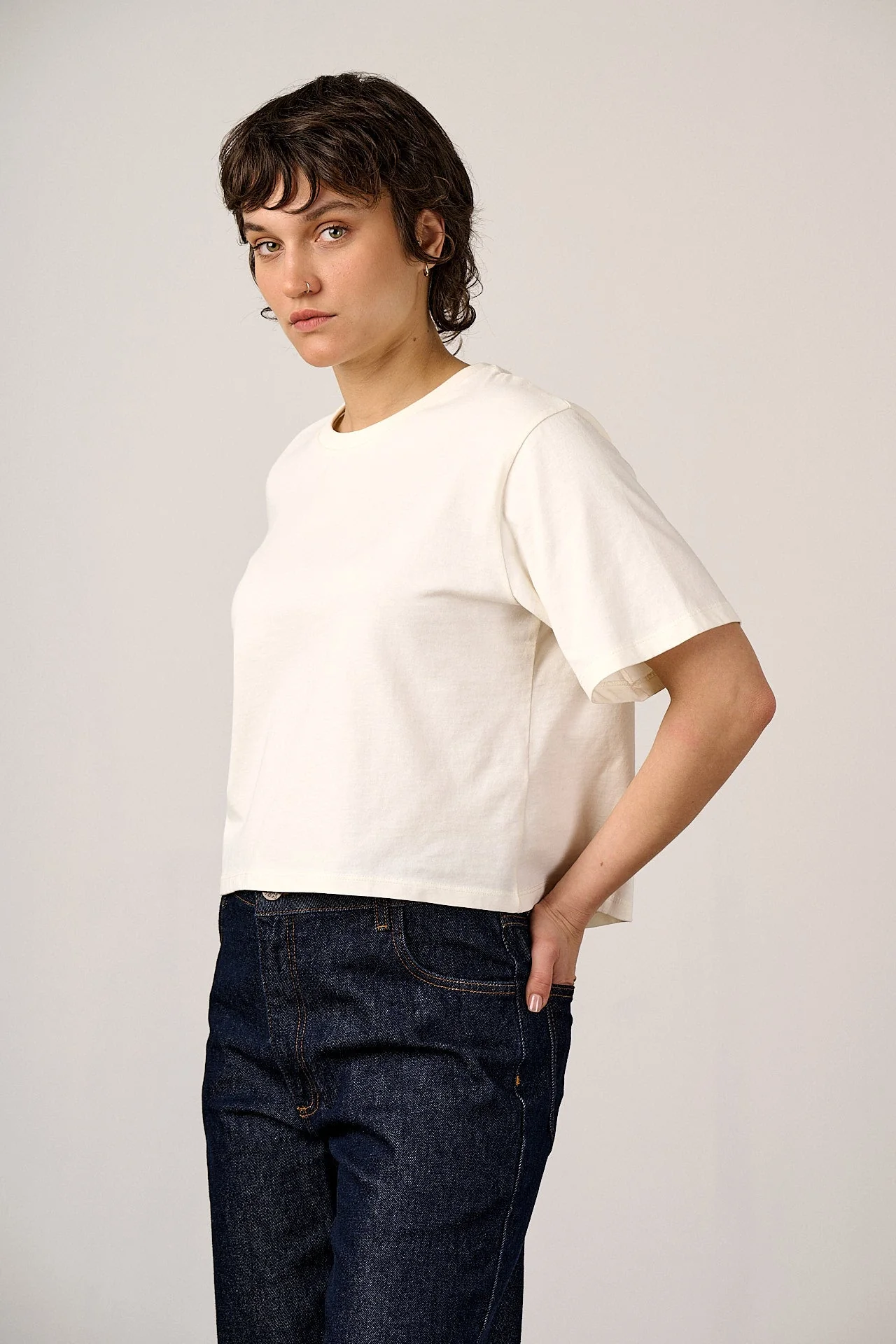 Zayla - Cropped Boxy T-Shirt in Ecru - Image 5